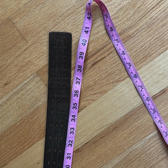 Brown suede belt - Picture 3 of 3